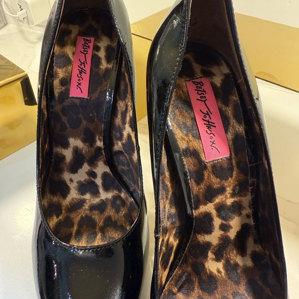 Patent Leather Black Stiletto Heels with Platform - Picture 6 of 10